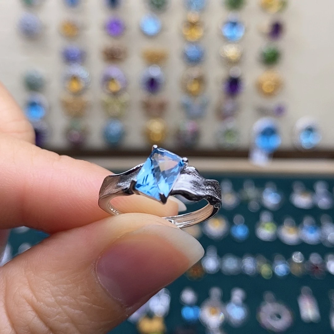 银S925镶嵌戒指托帕石不含证书