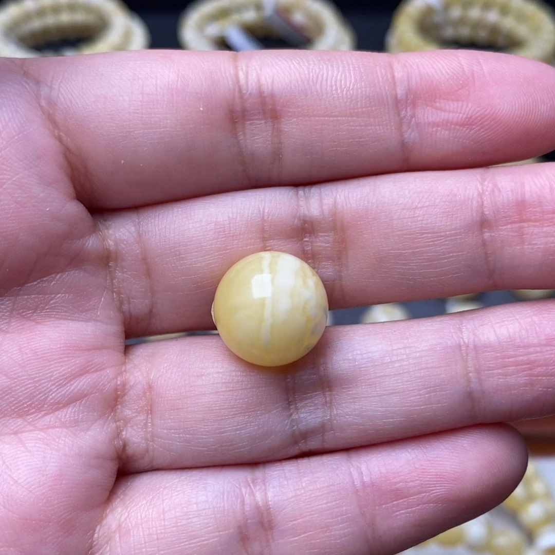 蜜蜡未镶嵌珠宝奇石14.3