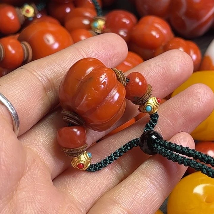 颈饰琉璃艺**满琉璃………………