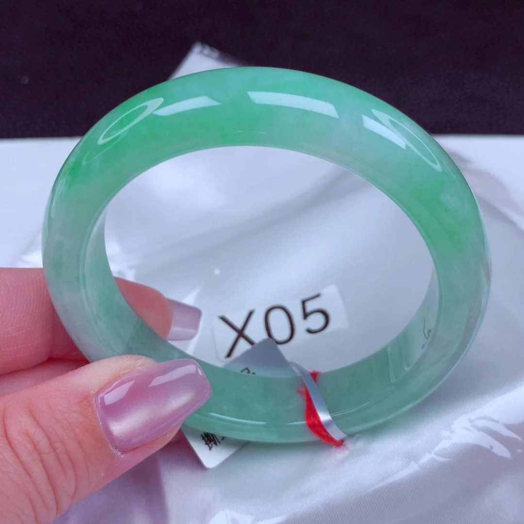 翡翠未镶嵌手镯手镯