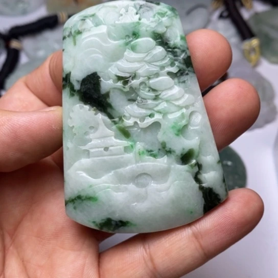 翡翠未镶嵌颈饰翡翠