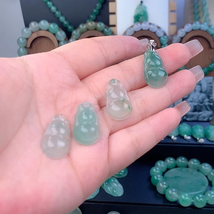 石英质玉未镶嵌颈饰