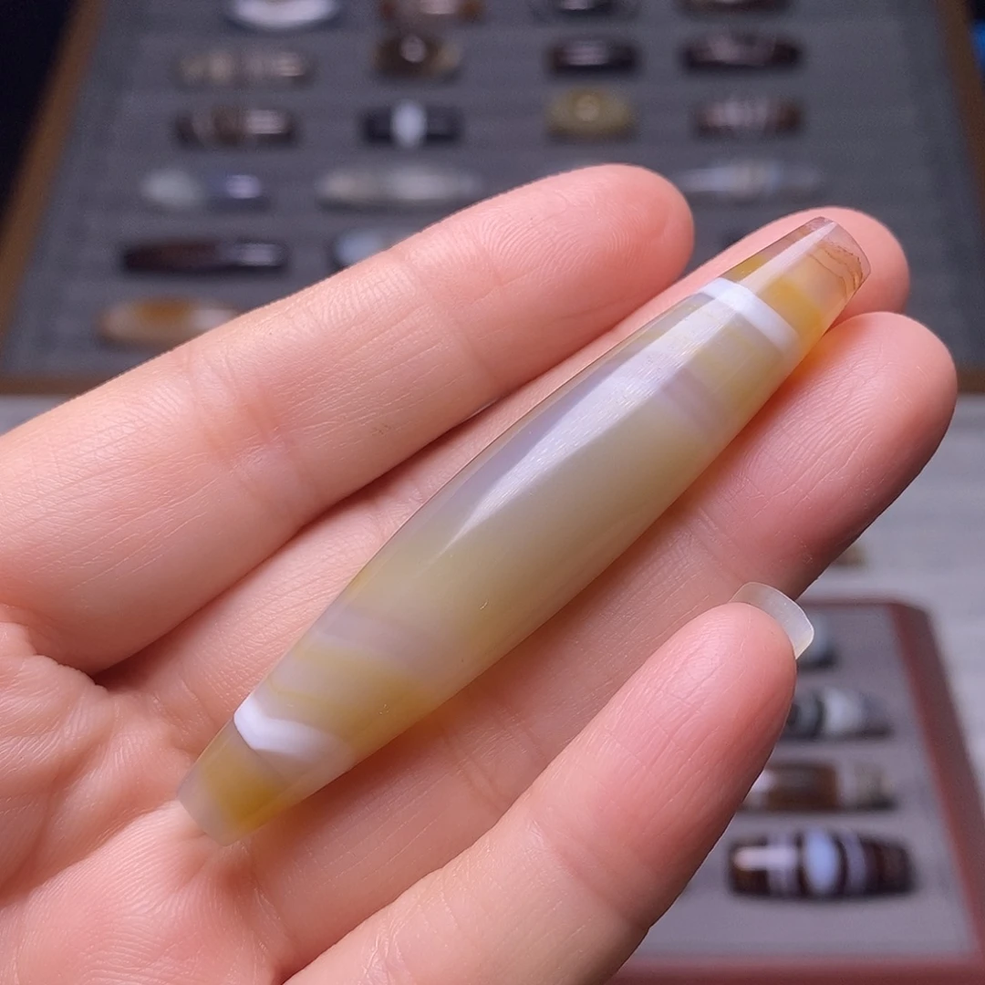 索***卓玛瑙/玉髓未镶嵌颈饰