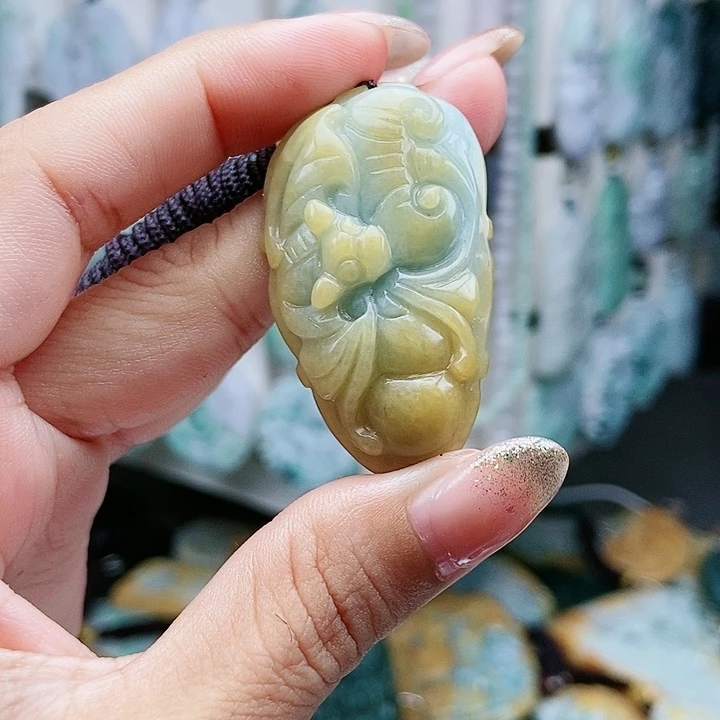 翡翠未镶嵌颈饰翡翠