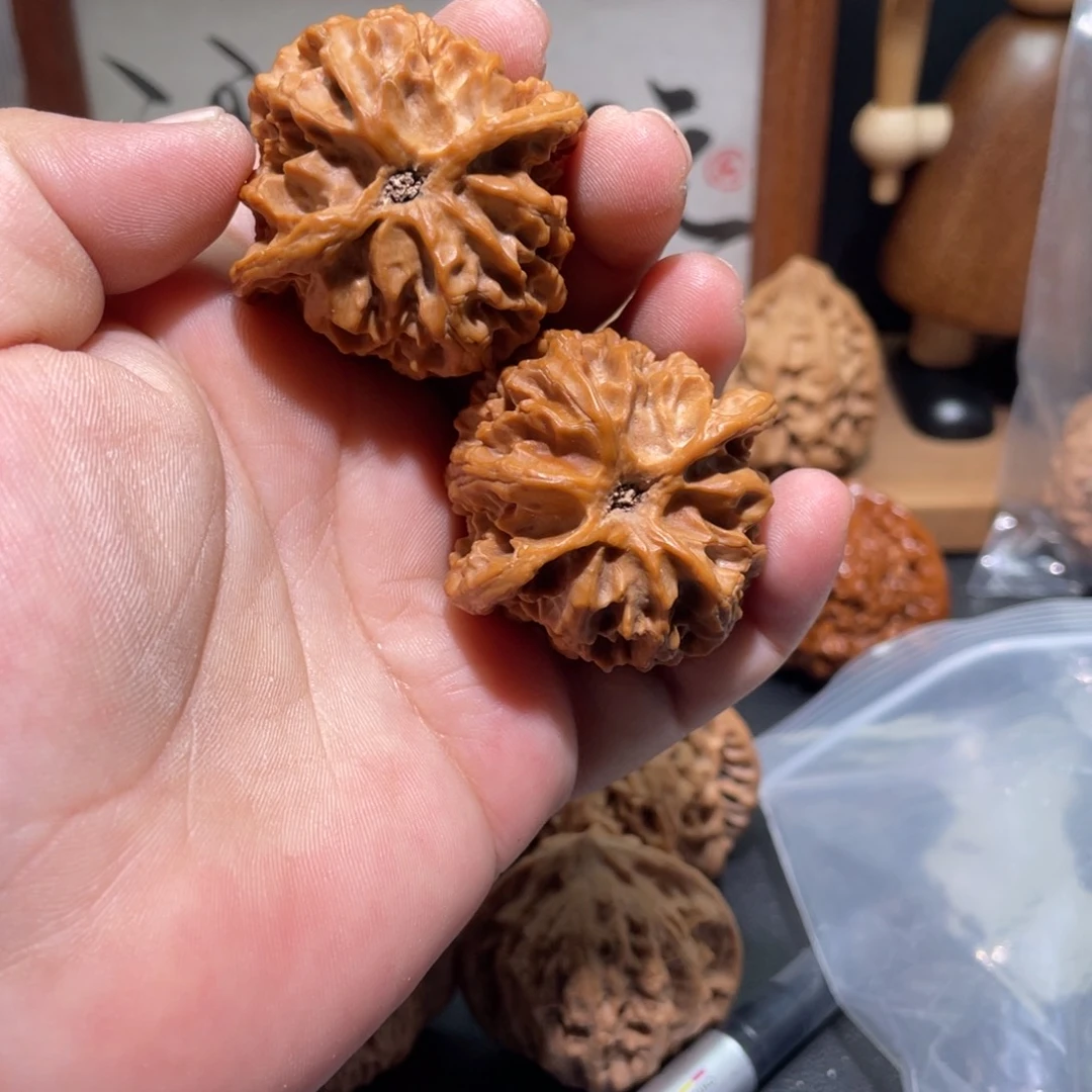 咕***噜吊坠桃核兴隆苹果园