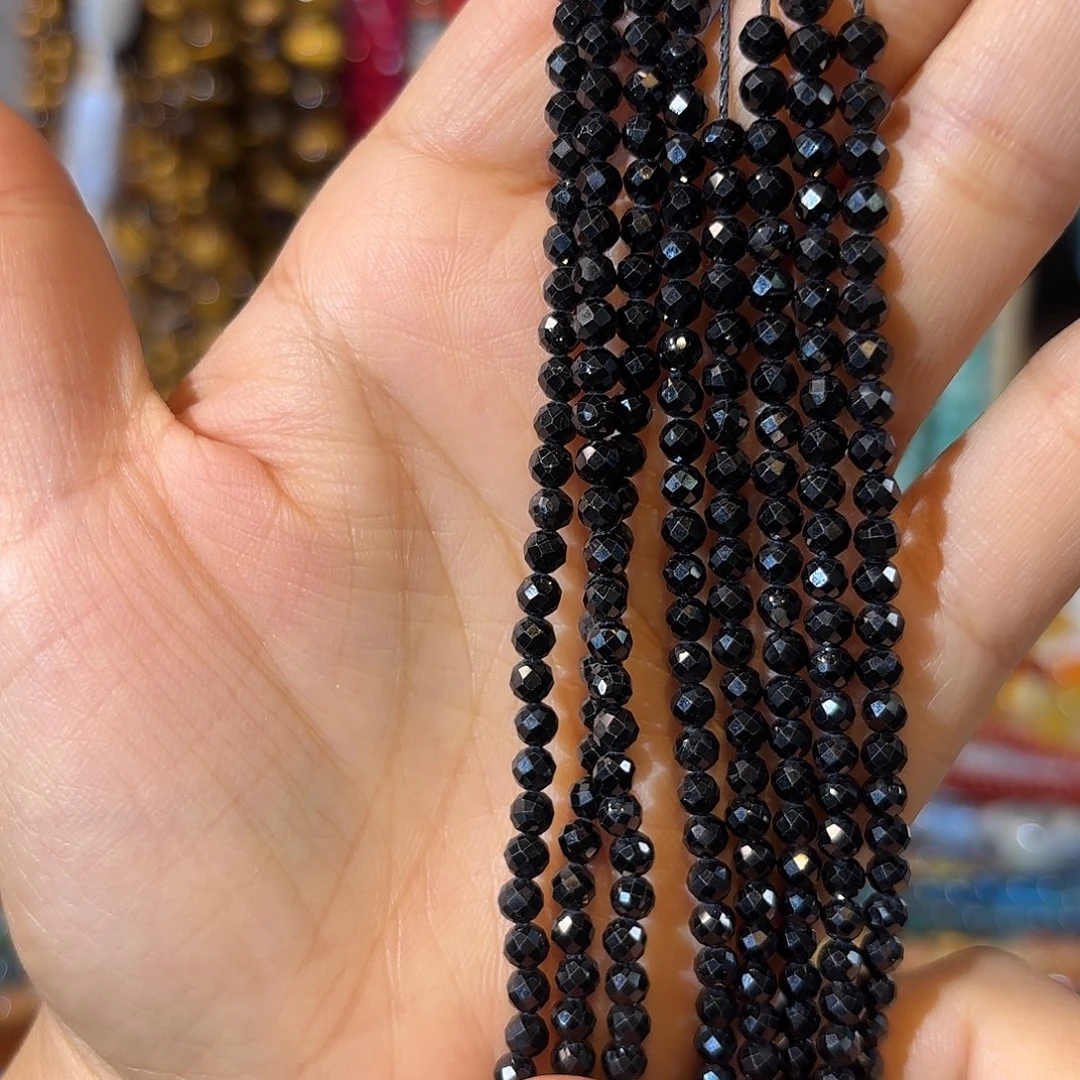 玛瑙/玉髓未镶嵌珠宝半成品黑尖晶卡4一条