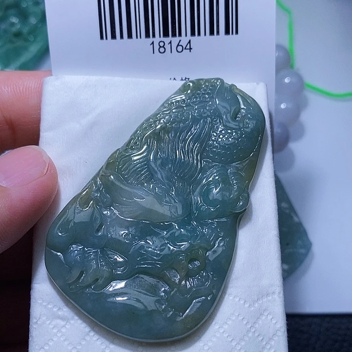颈饰未镶嵌翡翠天光墟翡翠市场现金代购