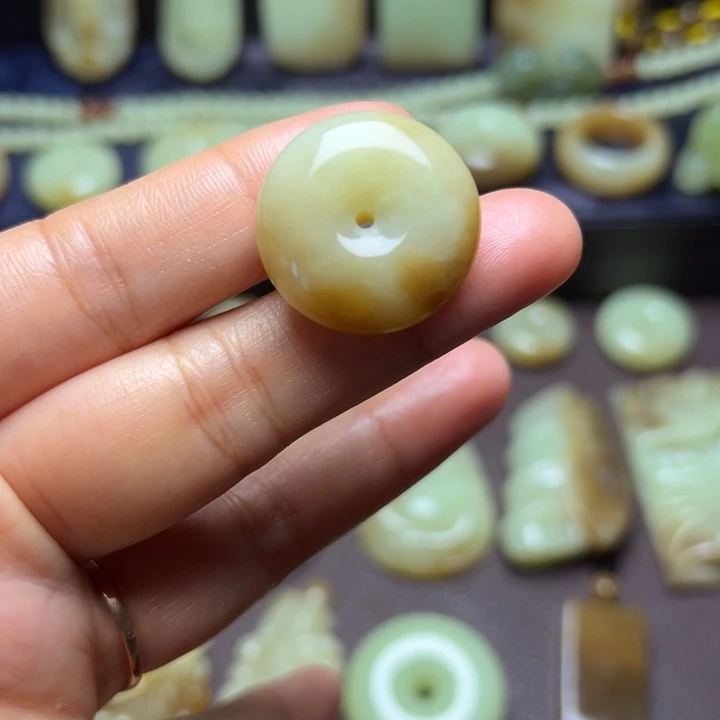 岫岩老玉（透闪石质玉）未镶嵌挂件
