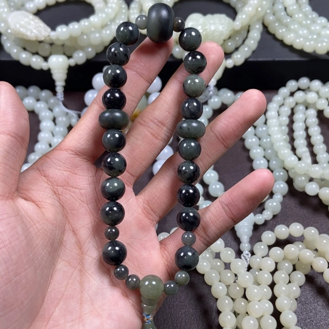 和田玉未镶嵌把件