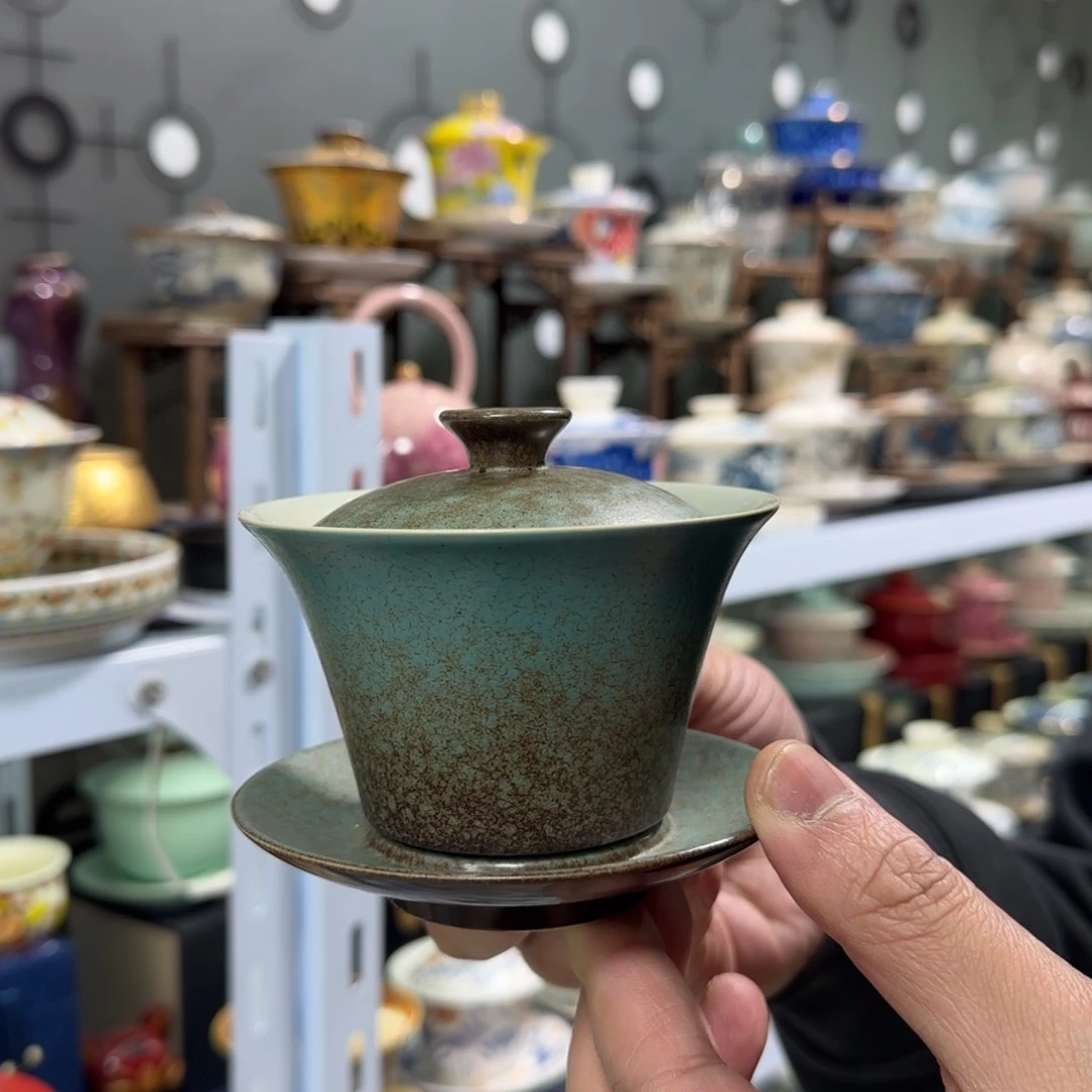 高温下的高温天气使其