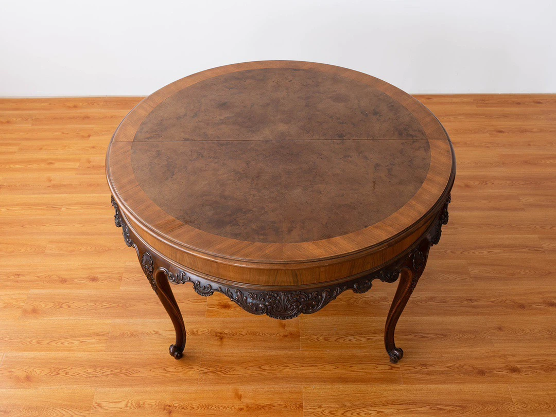 1900到1930年代奥地利古董雕刻咖啡桌、餐桌，好品相。直径130高78