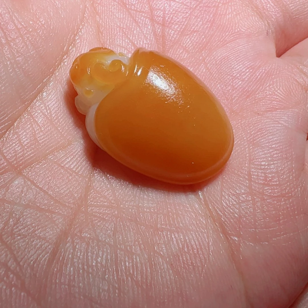 老***学和田玉未镶嵌颈饰