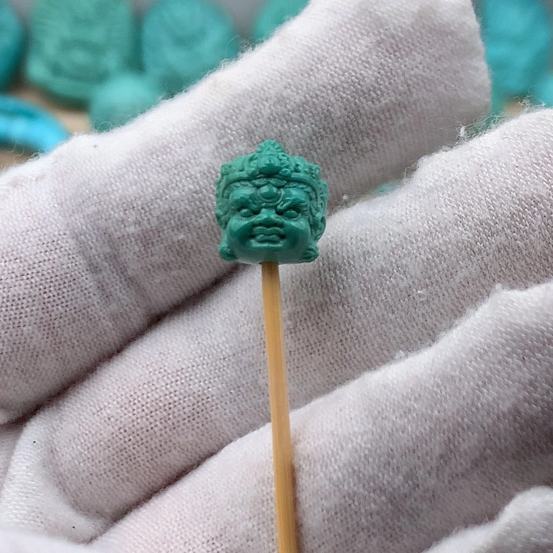 绿松石未镶嵌挂件