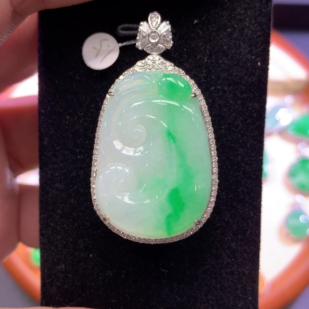 翡翠18K金镶嵌吊坠(不含链)