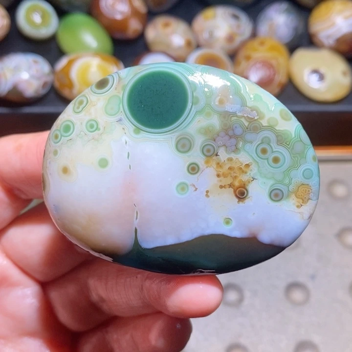 未镶嵌玛瑙/玉髓珠宝半成品83