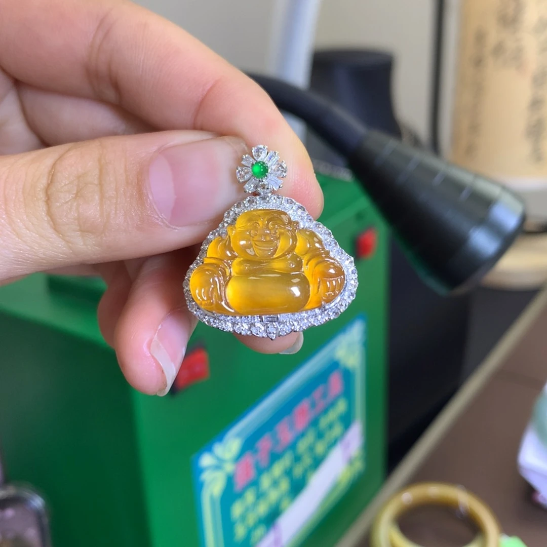 翡翠颈饰18K金镶嵌翡翠