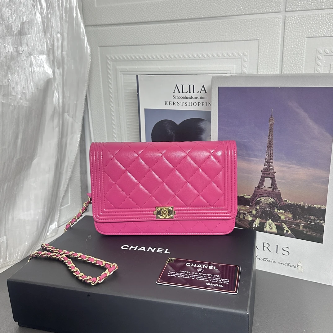 95新 Chanel/香奈儿 95新玫红色woc金扣羊皮链条斜挎包