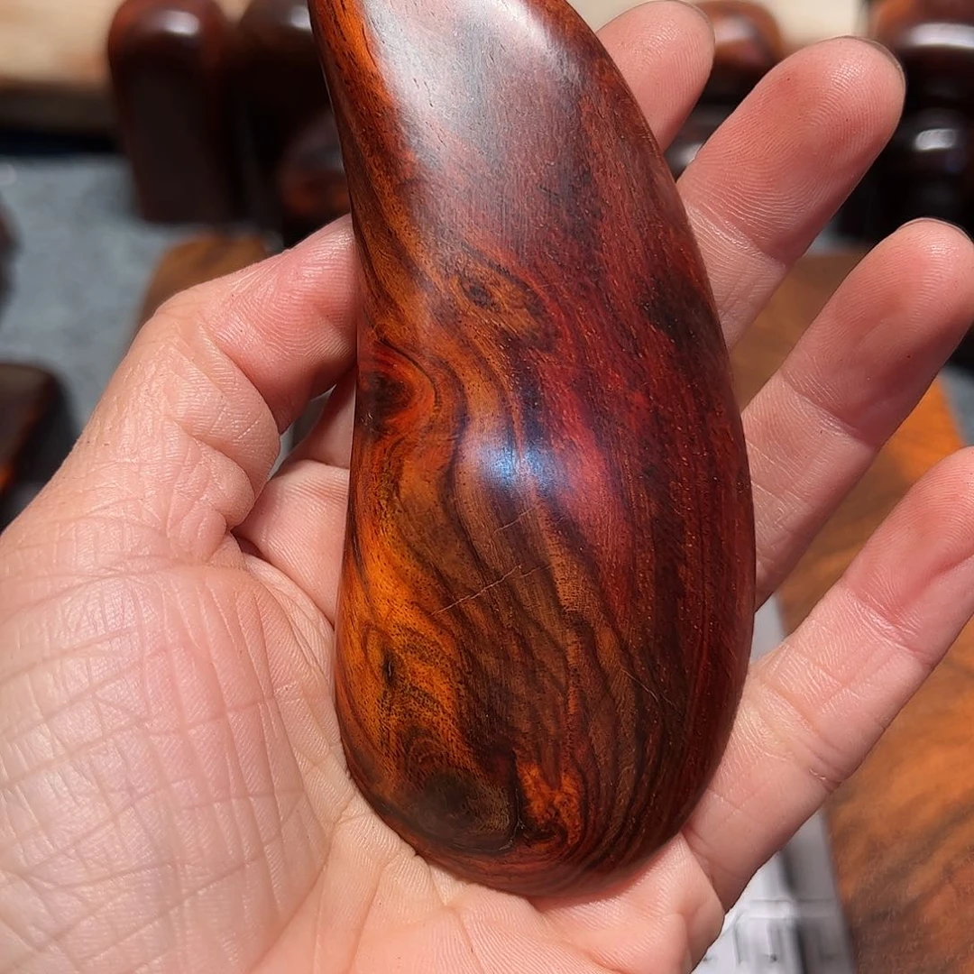 交趾黄檀（大红酸枝）雪**姐