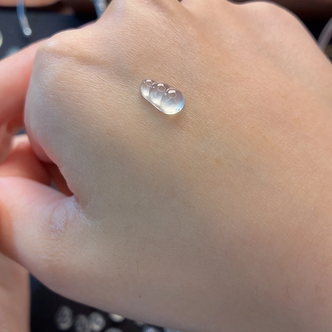 翡翠未镶嵌颈饰豆子