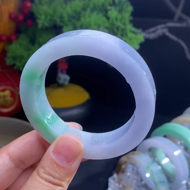 定制翡翠未镶嵌翡翠手镯