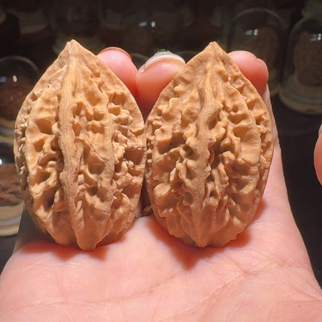 文玩核桃吊坠龙骨