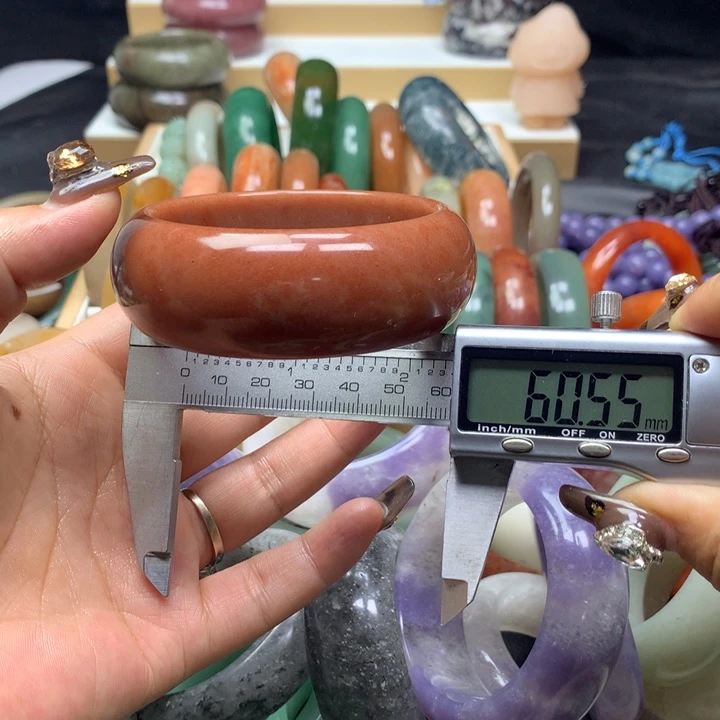 未镶嵌手镯石英质玉