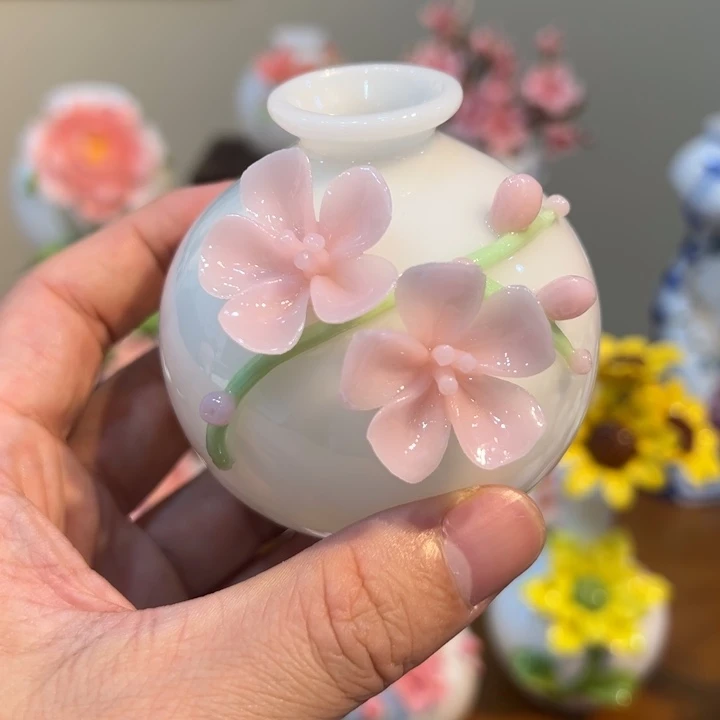 手工精致陶瓷摆件