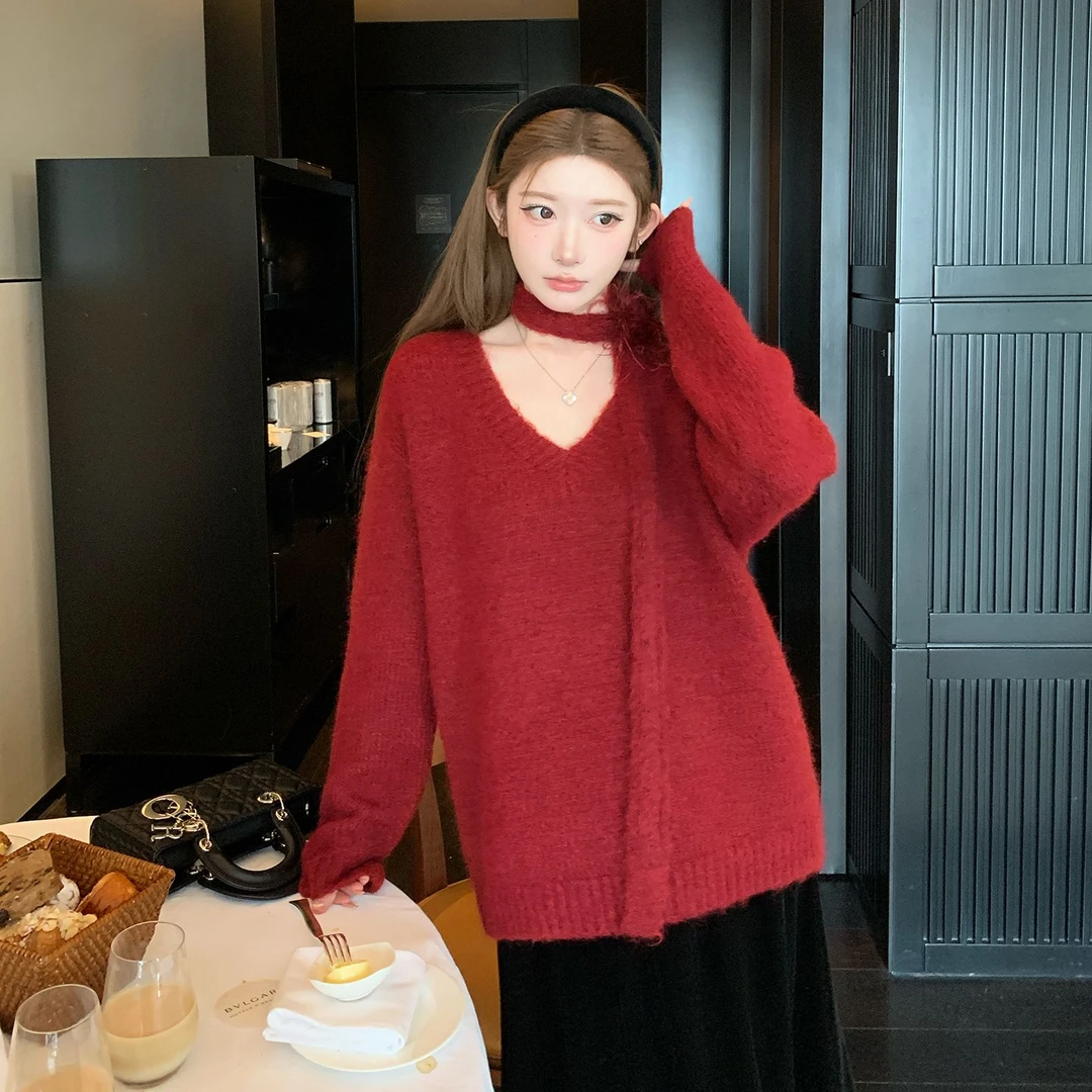 圣诞新年穿搭红色挂脖针织衫上衣女秋冬宽松慵懒风V领毛衣女