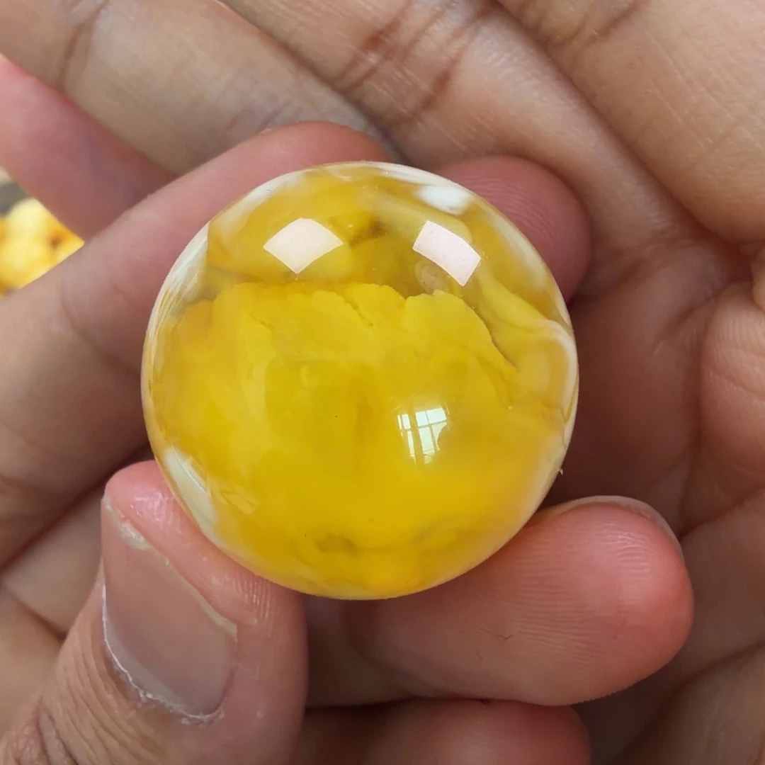 琥珀未镶嵌珠宝奇石27mm