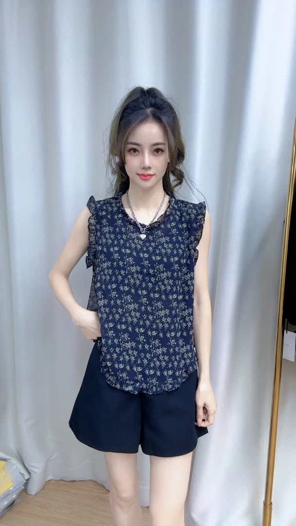 <XYG>79甜美碎花飞飞袖小衫（以实物颜色为准）