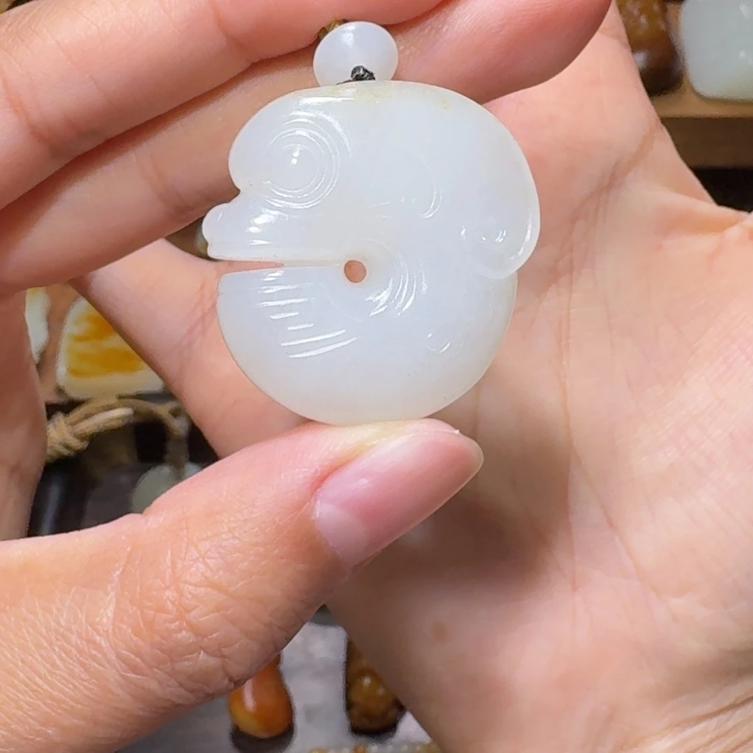 钟***和田玉未镶嵌挂件玉猪龙