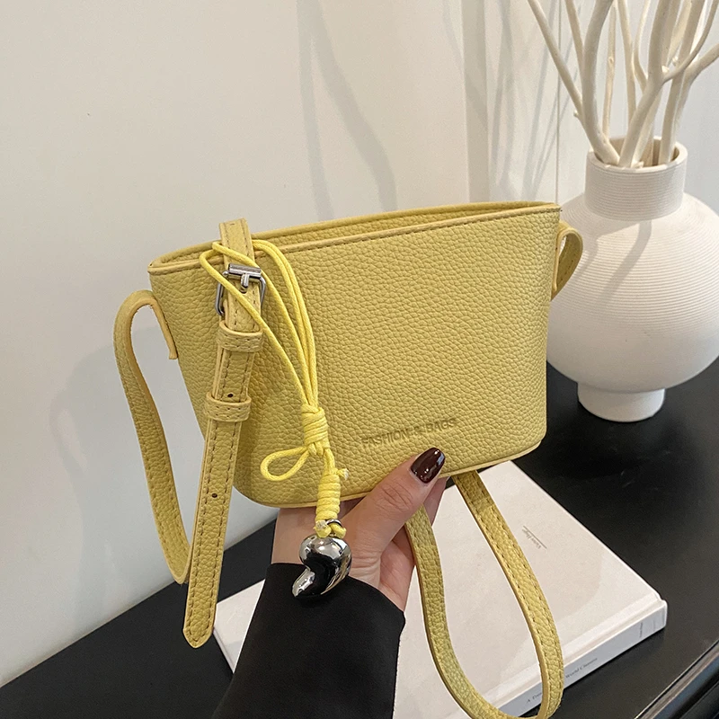 爆款迷你精致小包女2025新时尚单肩斜挎手机包高级感小船包元宝包