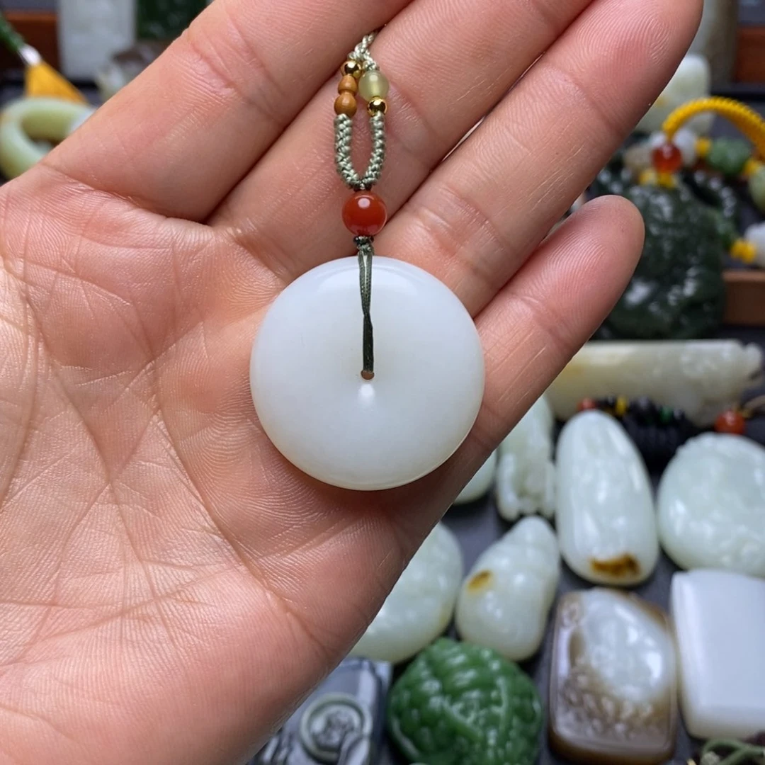 颈饰未镶嵌和田玉