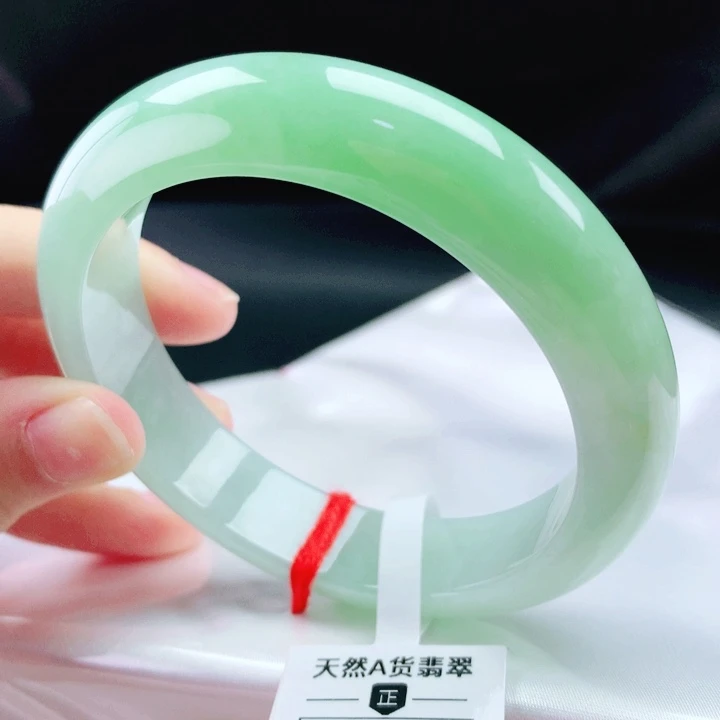 翡翠未镶嵌手镯57圈