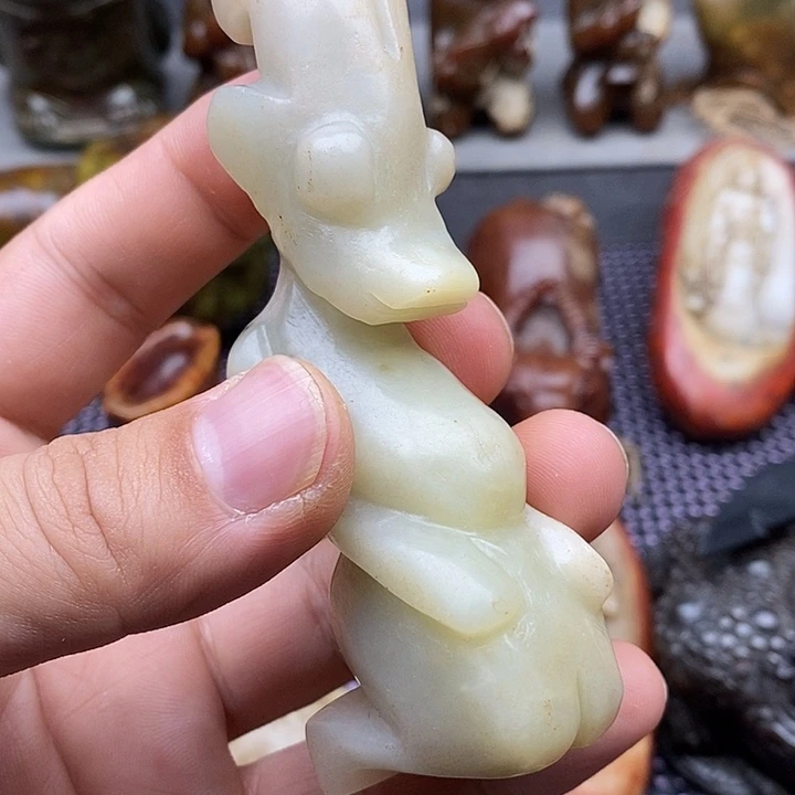 未镶嵌蛇纹石玉颈饰