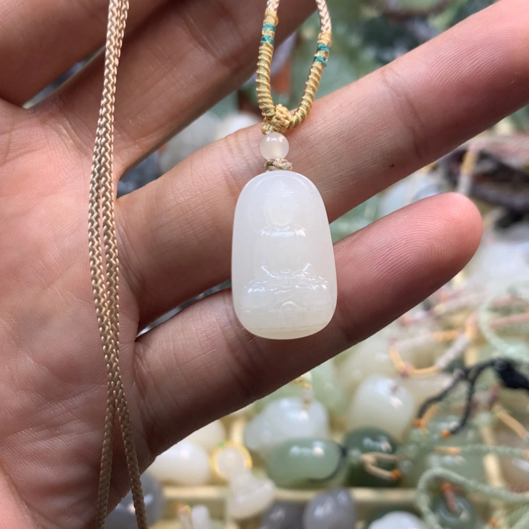 【闪购商品】颈饰未镶嵌和田玉