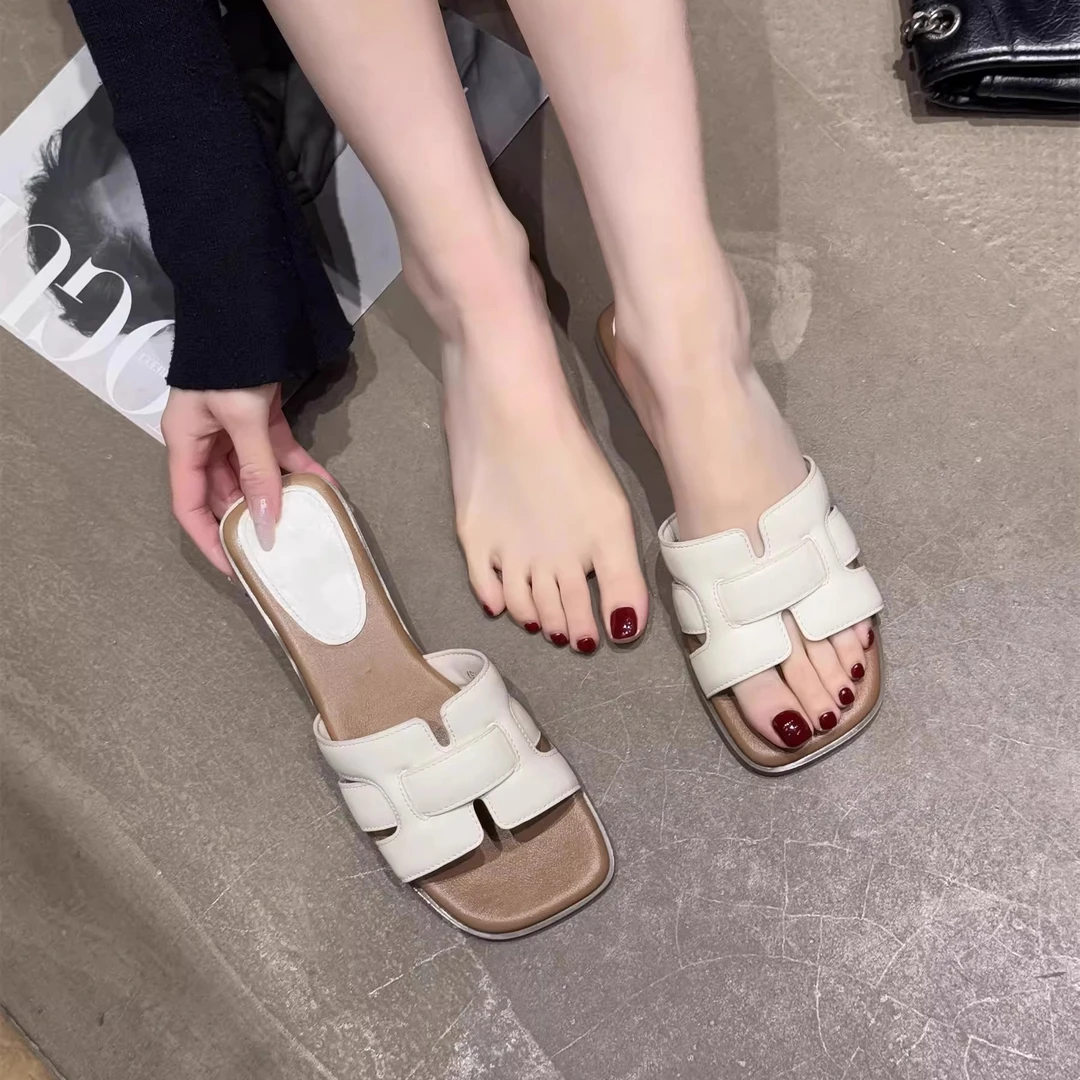 百搭夏季显白外穿拖鞋女2025新款小众时尚编织沙滩一字拖仙女凉拖