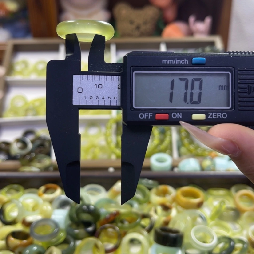 蛇纹石玉未镶嵌手镯81