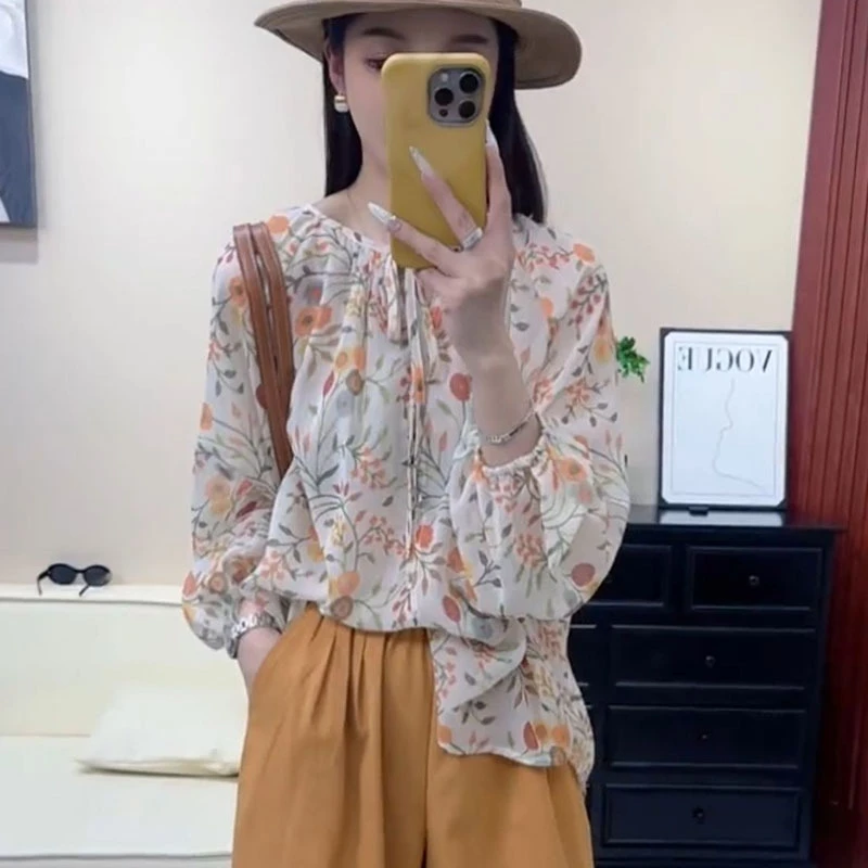 【2025春季新款小清新圆领系带碎花长袖衬衫女设计感薄款小衫上衣