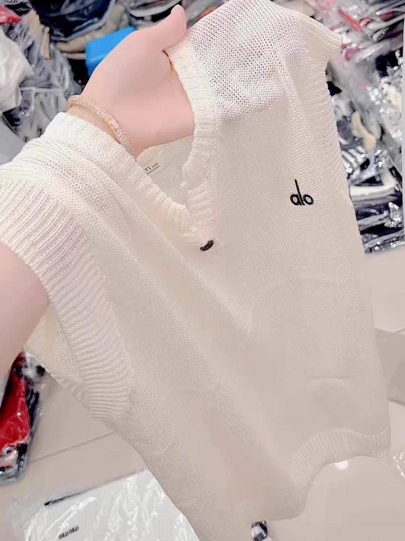 法式高级时尚百搭休闲宽松显瘦米白上衣女2025夏季无袖V领针织衫