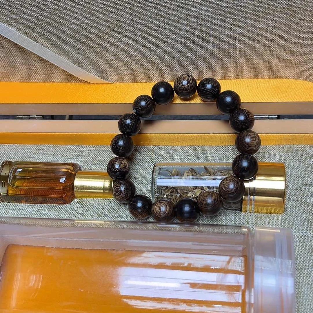 大叶紫檀（黑酸枝木类）