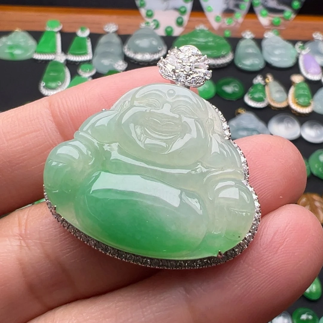 翡翠颈饰18K金镶嵌佛