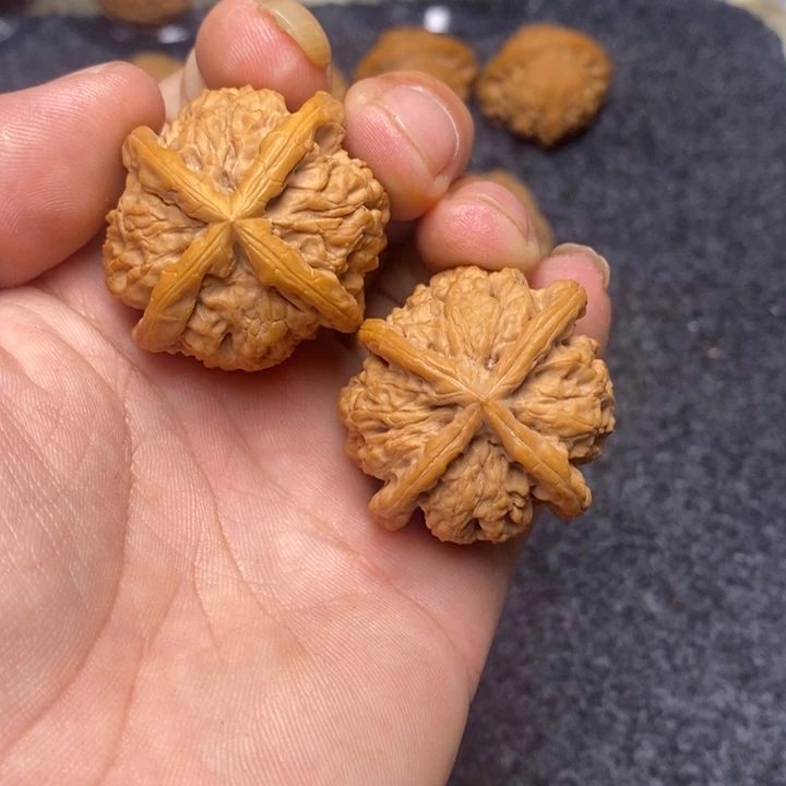 文玩核桃吊坠40雨花石四棱