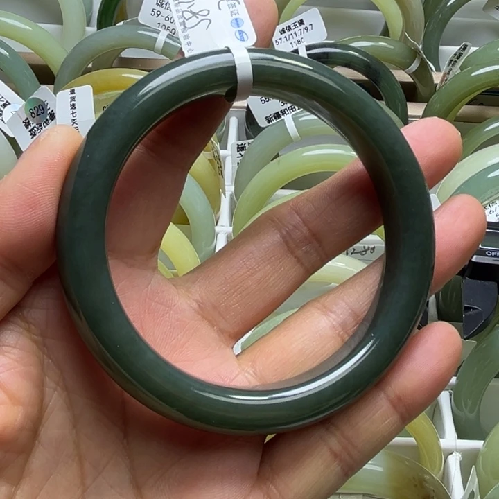 未镶嵌手镯和田玉（糖玉）