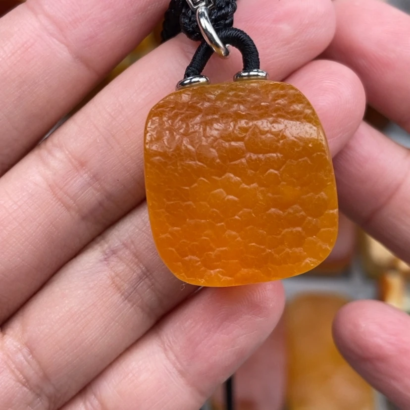 【闪购商品】未镶嵌吊坠(赠链)琥珀