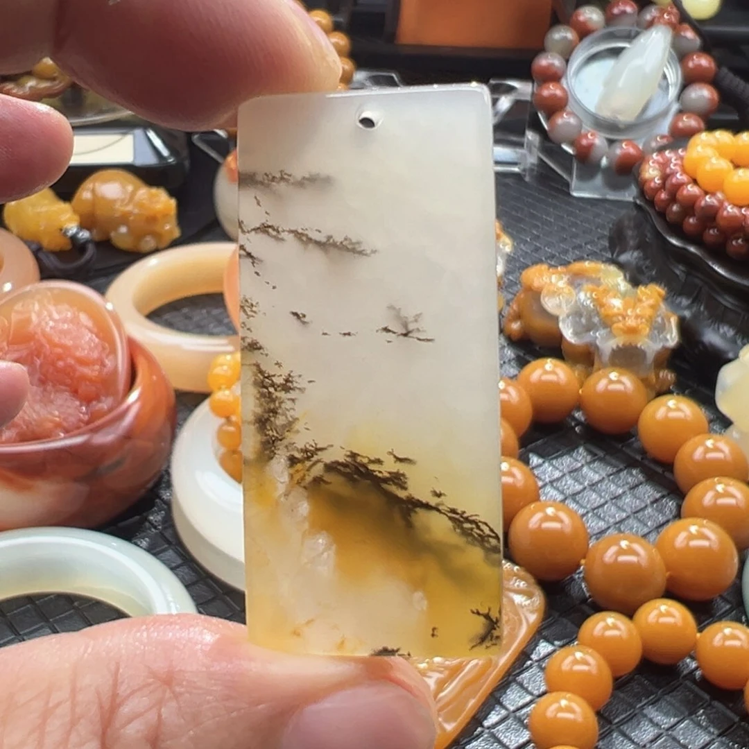 石英质玉未镶嵌颈饰