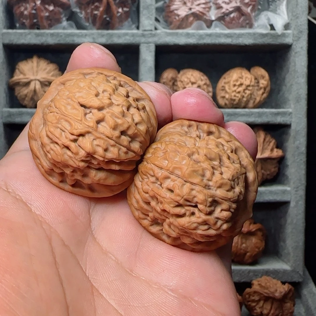 【闪购商品】文玩核桃吊坠不***柿莲花