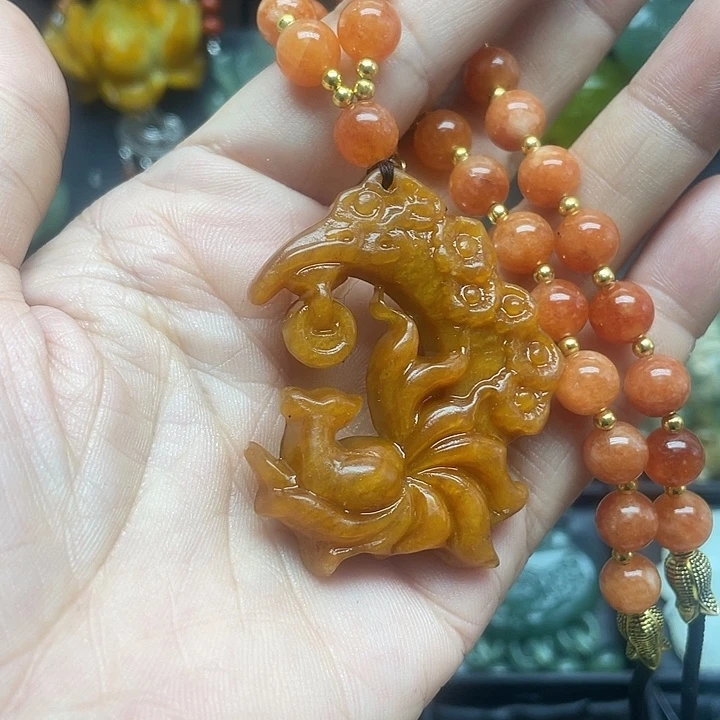 未镶嵌蛇纹石玉颈饰