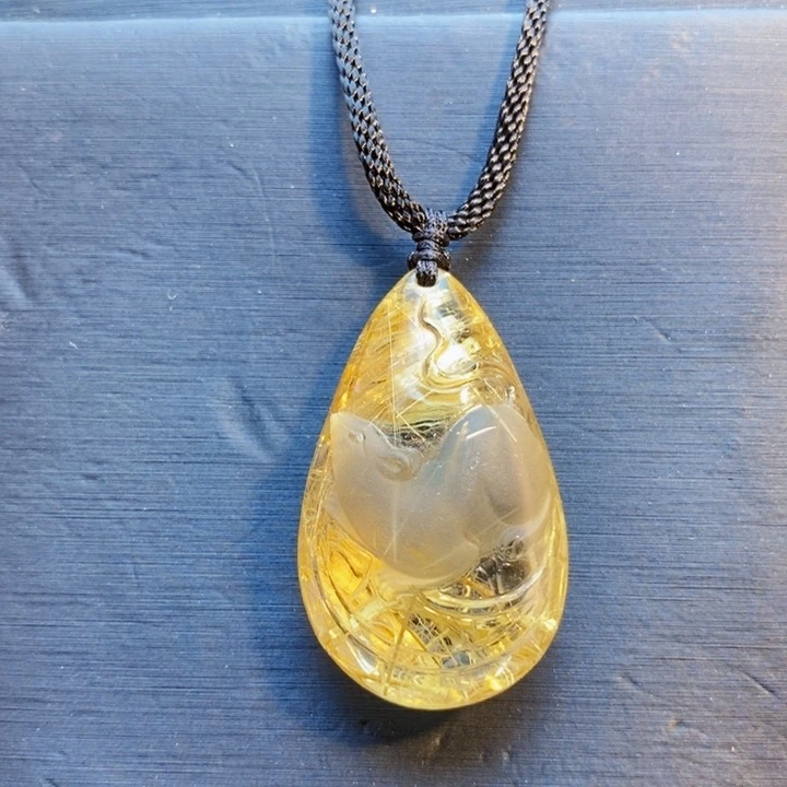 颈饰未镶嵌发晶天然白体黄钛晶生肖鼠来宝无事牌