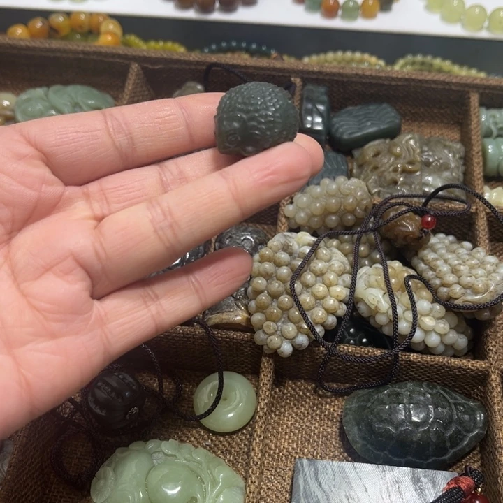 蛇纹石玉未镶嵌手链